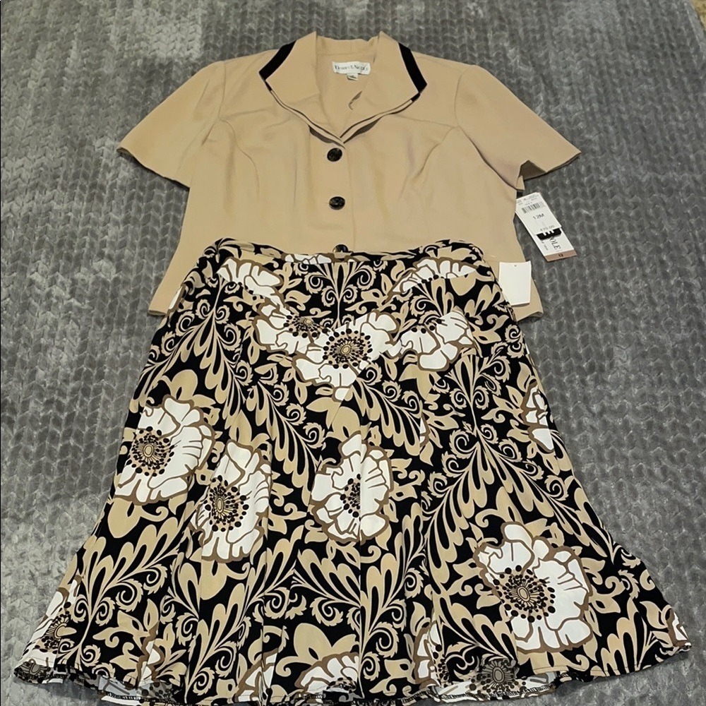 NWT Danny & Nicole Blazer and‎ Floral Skirt Set